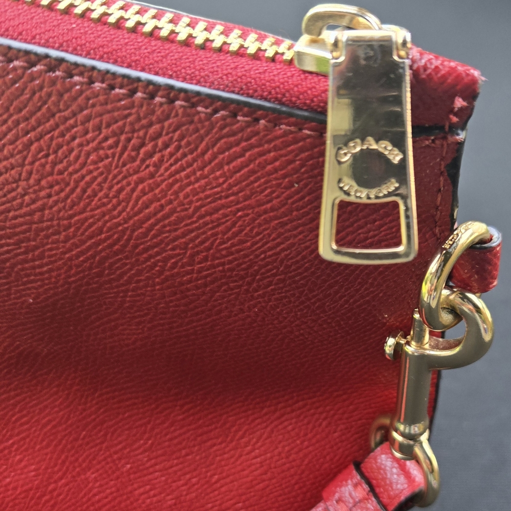 Coach Red Leather Women's Bag - Picture 3 of 6